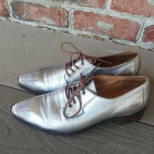 Gee WaWa size 9  Metallic  leather shoes size 9